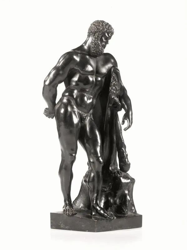 Scultura, fine sec. XVIII, in bronzo a patina scura uniforme raffigurante l'Ercole Farnese, su base quadrangolare, alt. cm 27  - Asta Importanti Mobili, Arredi e Oggetti d'Arte - Pandolfini Casa d'Aste