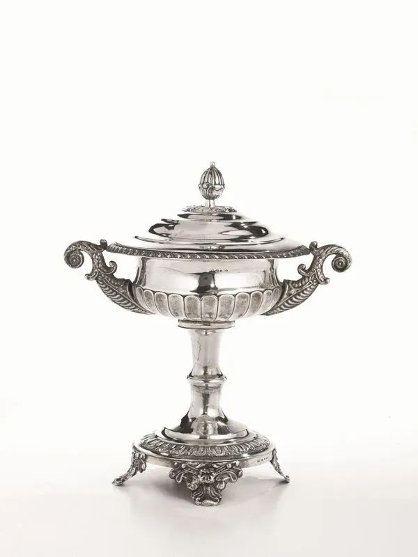 Coppa con coperchio, Svezia, inizi sec. XX  - Auction Silver, jewels, watches and coins - Pandolfini Casa d'Aste