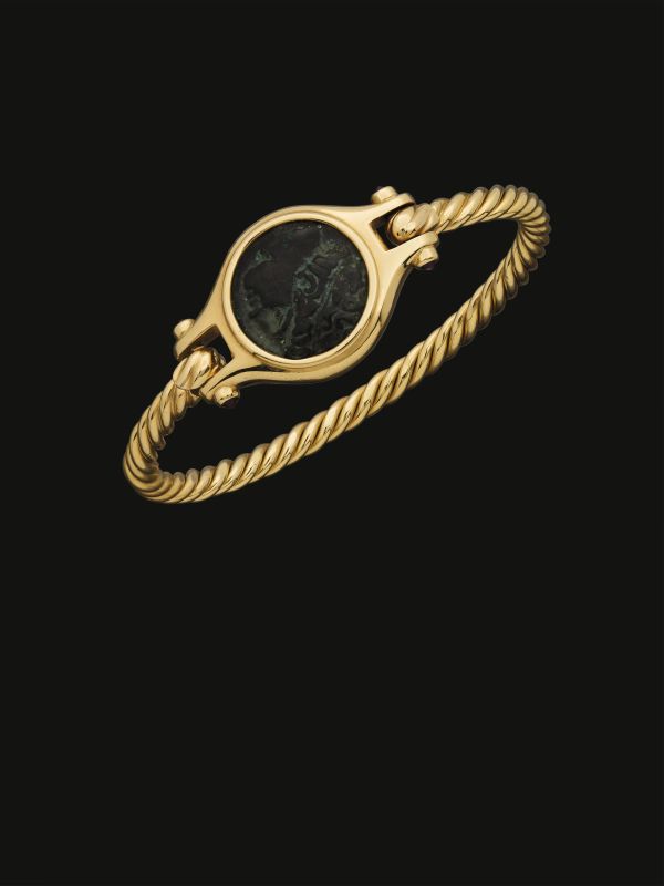 BULGARI, BRACCIALE IN ORO GIALLO, RUBINI E MONETA DI SCAVO                  - Auction FINE JEWELS - Pandolfini Casa d'Aste