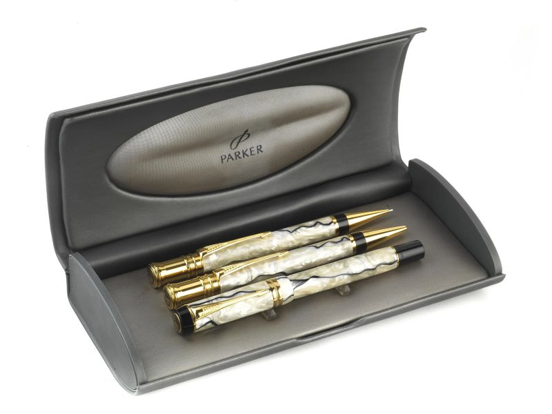 TRITTICO PARKER DUOFOLD CENTENNIAL PERLA  - Auction TIMED AUCTION I JEWELS, WATCHES, PENS AND SILVER - Pandolfini Casa d'Aste