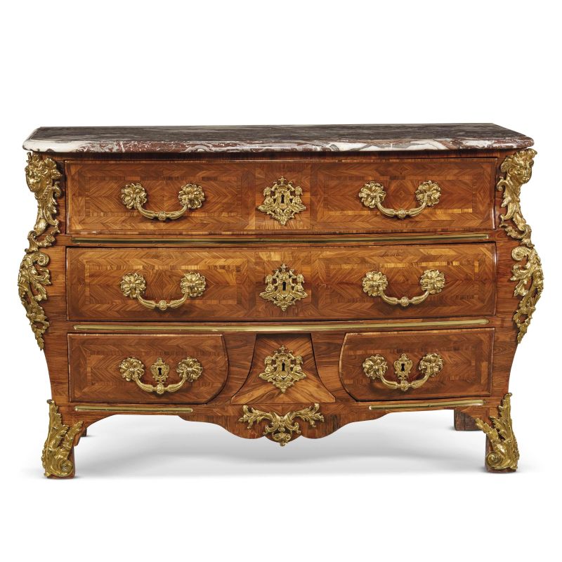 A FRENCH COMMODE, 18TH CENTURY  - Auction INTERNATIONAL FINE ART AND AN IMPORTANT COLLECTION OF PENDULES “AU BON SAUVAGE” - Pandolfini Casa d'Aste