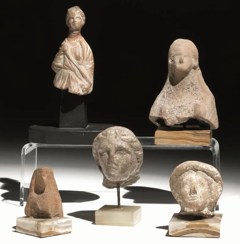 LOTTO DI CINQUE STATUETTE VOTIVE  - Asta Reperti Archeologici - Pandolfini Casa d'Aste