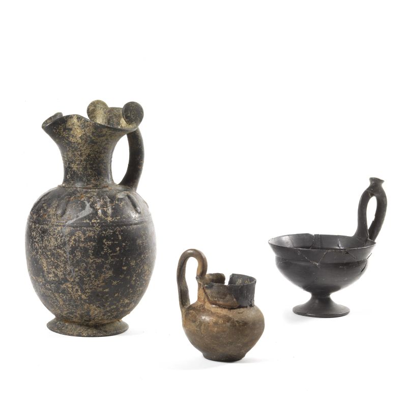



OINOCHOE, KYATHOS E BROCCHETTA  - Auction ARCHAEOLOGY - Pandolfini Casa d'Aste