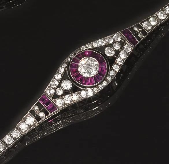 Bracciale, inizi sec. XX, in oro bianco, oro giallo, rubini e diamanti  - Auction Important Jewels and Watches - I - Pandolfini Casa d'Aste