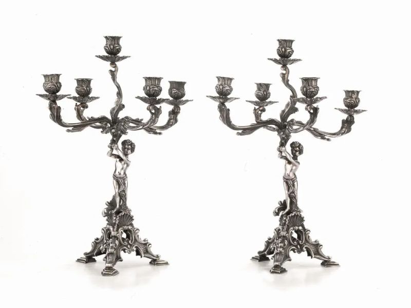 COPPIA DI CANDELABRI, SECOLO XX&nbsp;&nbsp;&nbsp;&nbsp;&nbsp;&nbsp;&nbsp;&nbsp;&nbsp;&nbsp;&nbsp;&nbsp;&nbsp;&nbsp;&nbsp;&nbsp;&nbsp;&nbsp;&nbsp;&nbsp;&nbsp;&nbsp;&nbsp;&nbsp;&nbsp;&nbsp;&nbsp;&nbsp;&nbsp;&nbsp;&nbsp;&nbsp;&nbsp;&nbsp;&nbsp;&nbsp;&nbsp;&nbsp;&nbsp;&nbsp;&nbsp;&nbsp;&nbsp;  - Auction Italian and European silver and objets de vertu - Pandolfini Casa d'Aste