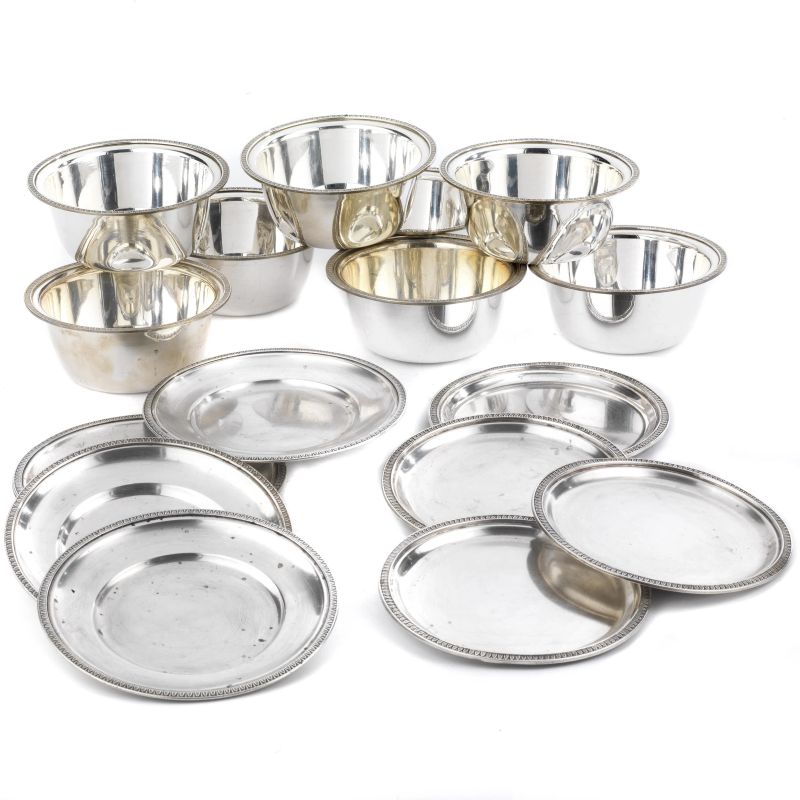 TWENTY-FOUR SILVER SAUCERS AND EIGHT SILVER WASHING CUPS, 20TH CENTURY  - Auction TIME AUCTION| SILVER - Pandolfini Casa d'Aste
