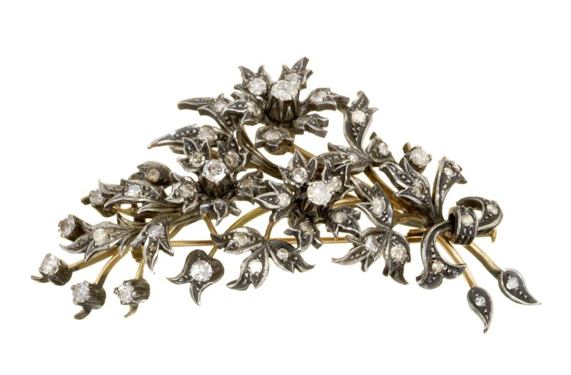SPILLA IN ARGENTO ORO A BASSO TITOLO E DIAMANTI  - Auction TIMED AUCTION I JEWELS, WATCHES, PENS AND SILVER - Pandolfini Casa d'Aste