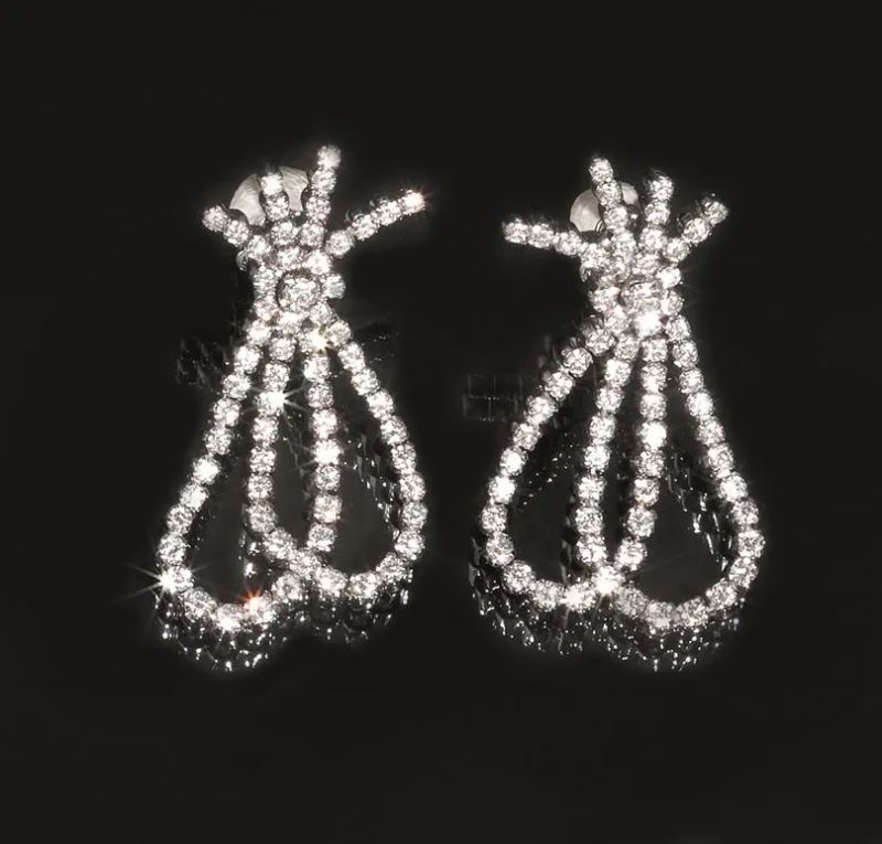 Paio di orecchini pendenti in oro bianco e diamanti  - Asta Importanti Gioielli e Orologi - I - Pandolfini Casa d'Aste