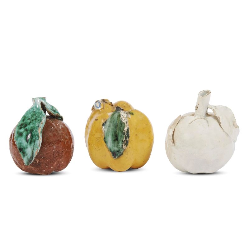 THREE TUSCAN FRUITS, 16TH-17TH CENTURY  - Auction FURNITURE, OBJECTS OF ART AND SCULPTURES FROM PRIVATE COLLECTIONS - Pandolfini Casa d'Aste