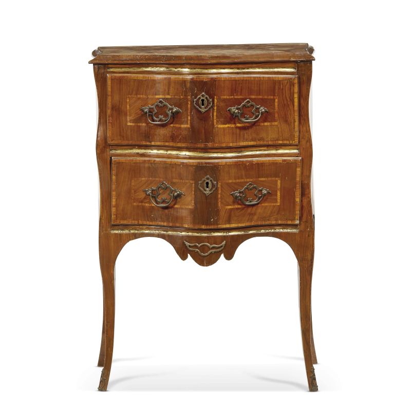 A SMALL SICILIAN COMMODE, 18TH CENTURY  - Auction FURNITURE AND WORKS OF ART FROM PRIVATE COLLECTIONS - Pandolfini Casa d'Aste