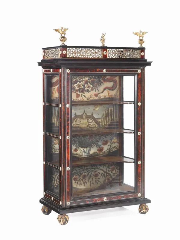 VETRINA, NAPOLI, SECOLO XVIII  - Auction Important Furniture and Works of Art, Porcelain and Maiolica - Pandolfini Casa d'Aste