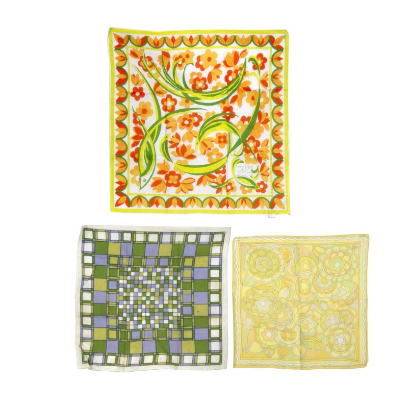 



COTTON HANDKERCHIEVES  - Auction VINTAGE: BAGS AND ACCESSORIES FROM HERMES, LOUIS VUITTON AND OTHER GREAT MAISONS - Pandolfini Casa d'Aste