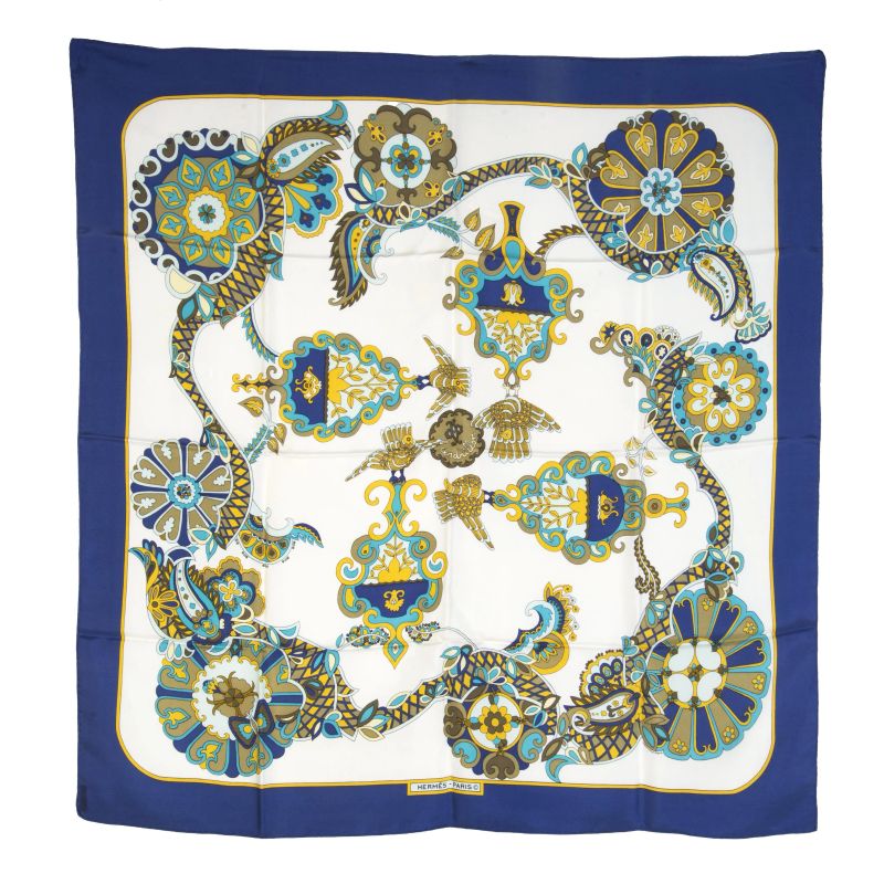 



HERMES FOULARD CENDRILLON  - Asta VINTAGE: BORSE E ACCESSORI DI HERMES, LOUIS VUITTON E ALTRE GRANDI MAISON - Pandolfini Casa d'Aste