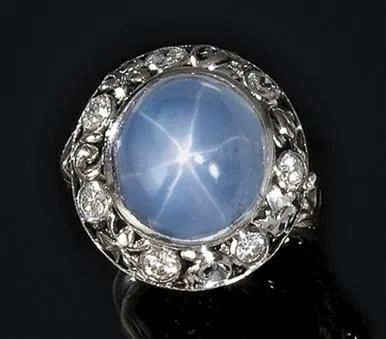 Anello in platino, zaffiro stellato e diamanti  - Auction Silver, jewels, watches and coins - Pandolfini Casa d'Aste