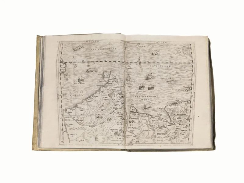 (Viaggio – Illustrati 600) RAMUSIO, Giovanni Battista (1485-1557). Delle navigationi et viaggi raccolte da m. Gio. Battista Ramusio, in tre volumi divise: nelle quali con relatione fedelissima si descrivono tutti quei paesi, che da gia 300. anni sin’hora sono stati scoperti, cosi di verso Levante, & Ponente, come di verso Mezzo diì & Tramontana […].Volume primo.[…]. In Venetia, appresso i Giunti, 1613.  - Auction Old and Modern Master Prints and Drawings-Books - Pandolfini Casa d'Aste