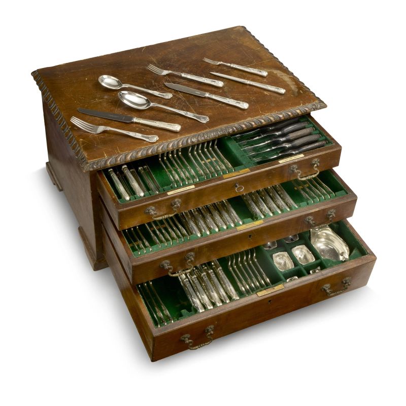 A REGENT PLATE CUTLERY SERVICE, LONDON, 19TH CENTURY, MARK OF GARRARD AND CO  - Auction Italian and european silvers - Pandolfini Casa d'Aste