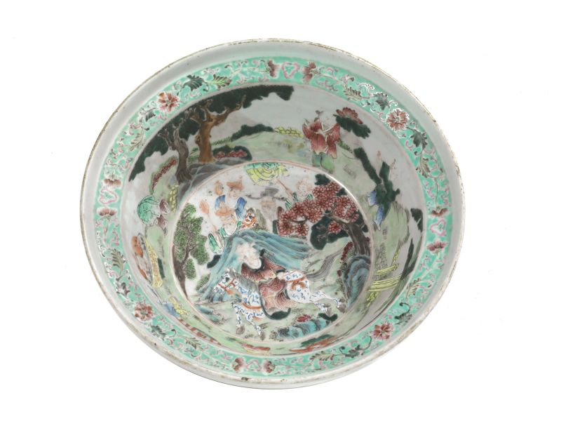 BACILE IN PORCELLANA, CINA, DINASTIA QING, SEC. XIX  - Auction Asian Art - Pandolfini Casa d'Aste