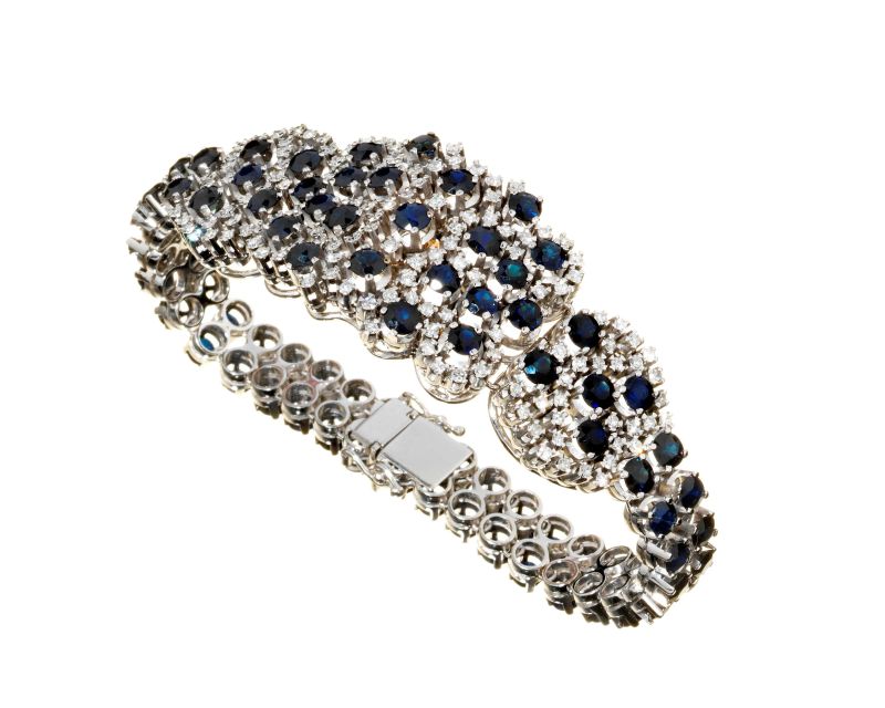 BRACCIALE IN ORO BIANCO ZAFFIRI E DIAMANTI  - Auction TIMED AUCTION I JEWELS, WATCHES, PENS AND SILVER - Pandolfini Casa d'Aste