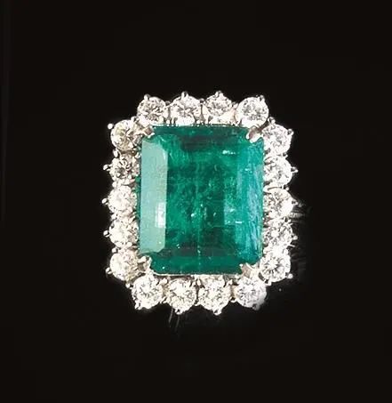ANELLO IN ORO BIANCO, SMERALDO E DIAMANTI  - Auction Fine Jewels and Watches - Pandolfini Casa d'Aste