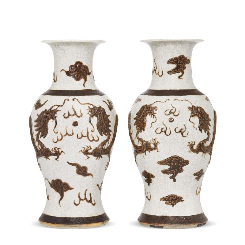 



A PAIR OF VASES, CHINA, QING DYNASTY, 19TH CENTURY  - Auction Asian Art  东方艺术 - Pandolfini Casa d'Aste