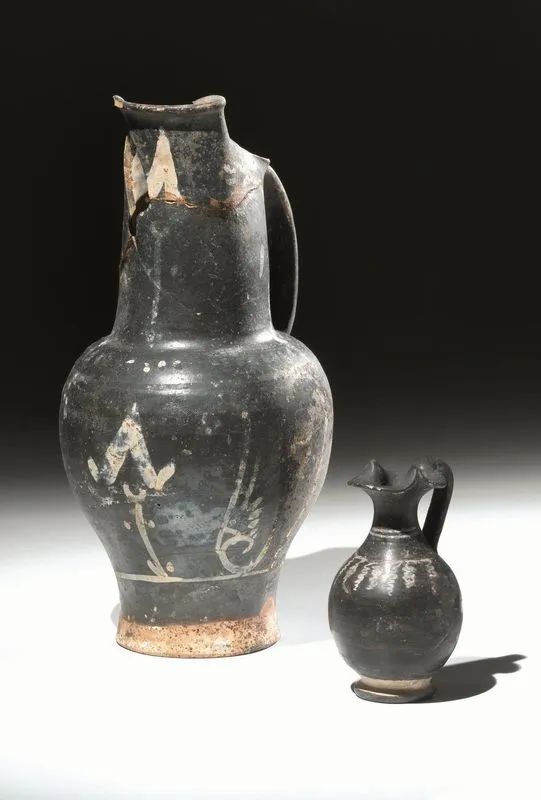 Oinochoe a cartoccio e piccola oinochoe  - Asta Reperti Archeologici - Pandolfini Casa d'Aste