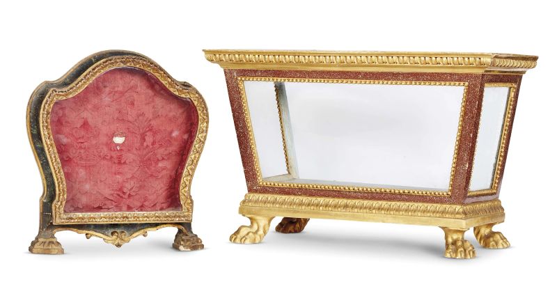 TWO PAPAL STATES DISPLAY CASES, 18TH CENTURY  - Auction ONLINE AUCTION | ARREDARE CON STILE. MOBILI E OGGETTI D'ARTE - Pandolfini Casa d'Aste
