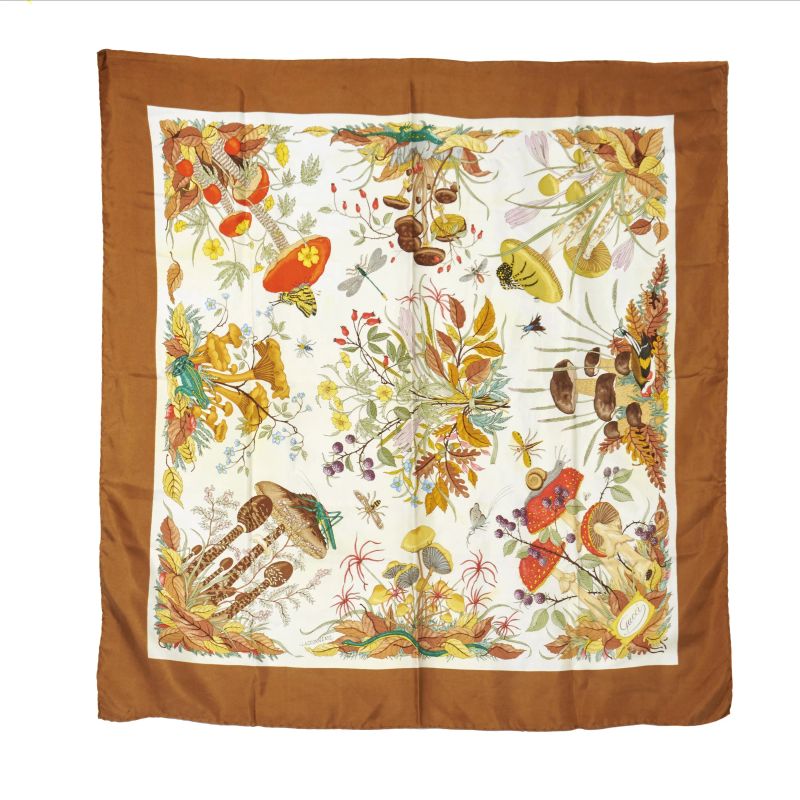 



GUCCI FOULARD  - Asta VINTAGE: BORSE E ACCESSORI DI HERMES, LOUIS VUITTON E ALTRE GRANDI MAISON - Pandolfini Casa d'Aste