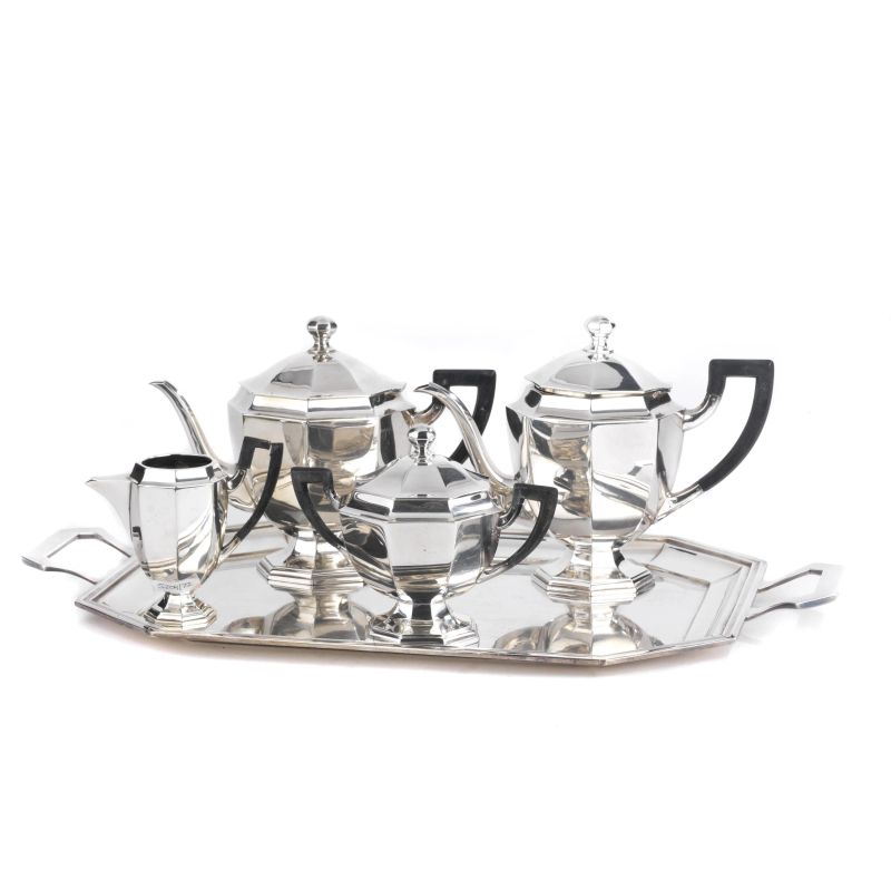 A SILVER TEA SERVICE, 20TH CENTURY  - Auction ITALIAN AND EUROPEAN SILVER - Pandolfini Casa d'Aste